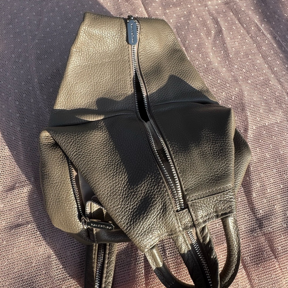 Valentina Italia Taupe Pebbled Leather Backpack/Sling. - Picture 10 of 12